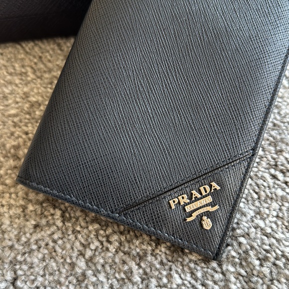 Prada wallet - Picture 2 of 9